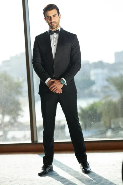 Classic Black Slim-Fit Tuxedo with Shawl Lapel
